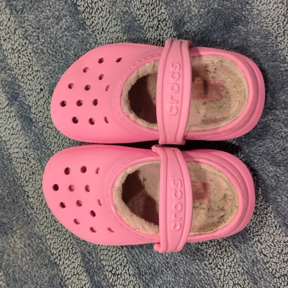 CROCS Girls Bundle, Pink Fur Lined & Pink/Purple Marbled - Picture 7 of 13